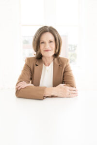 Laura Kriska headshot